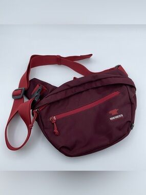 Mountainsmith Knockabout Crossbody Shoulder Bag Burgundy Red Nylon Travel Bag